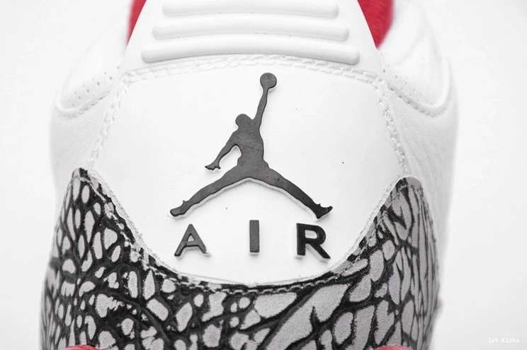 Fame  of 3 136064-116 Retro Jordan Hall 1012